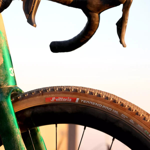 VITTORIA Terreno Pro T30 fine loose 700x35c Gravel Race natural Tubeless Ready Souple Beige Q2 2025 tire